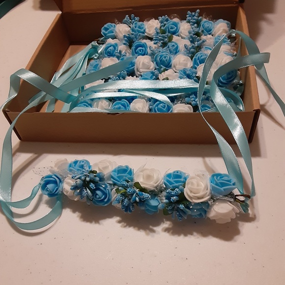 6 Corsage Bracelets - Picture 1 of 4